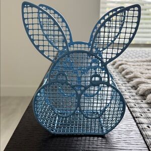 Blue Bunny Wire Basket